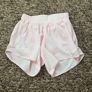LULULEMON Strawberry Milkshake 4’ hotty hots | SIZE 4